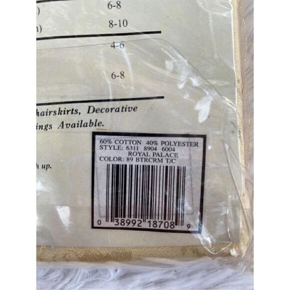 NWT Wilton Court Vintage 60"X104" Oval Buttercream Floral Print Tableclo… - Picture 7 of 8